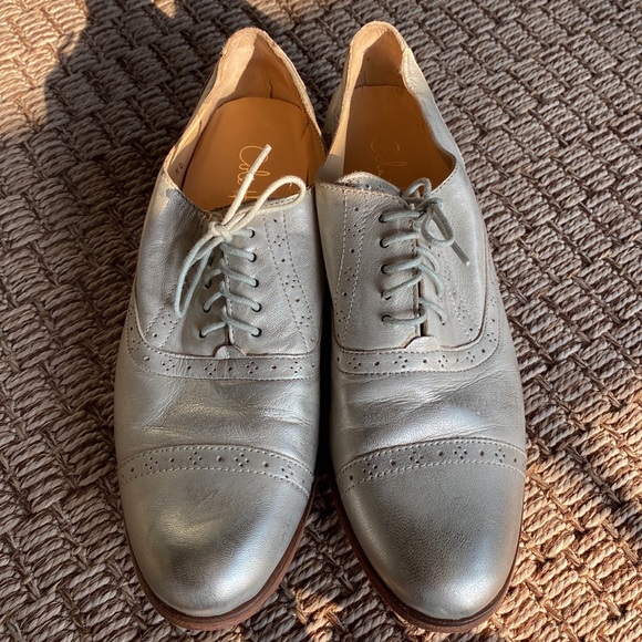 Cole Haan Women's Brushed Leather Silver Oxford Shoes Size 9 - Picture 2 of 7
